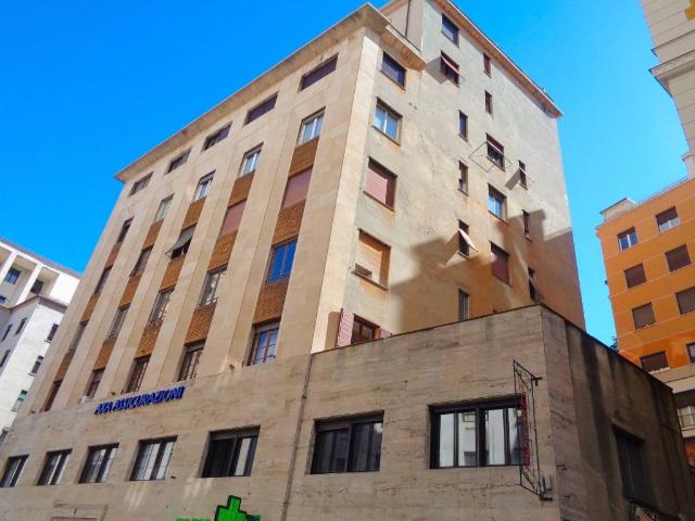 Locale Commerciale in affitto a Portoria, Genova