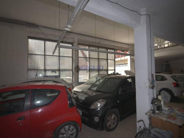 Locale Commerciale in affitto a Centro Ovest, Serra Riccò