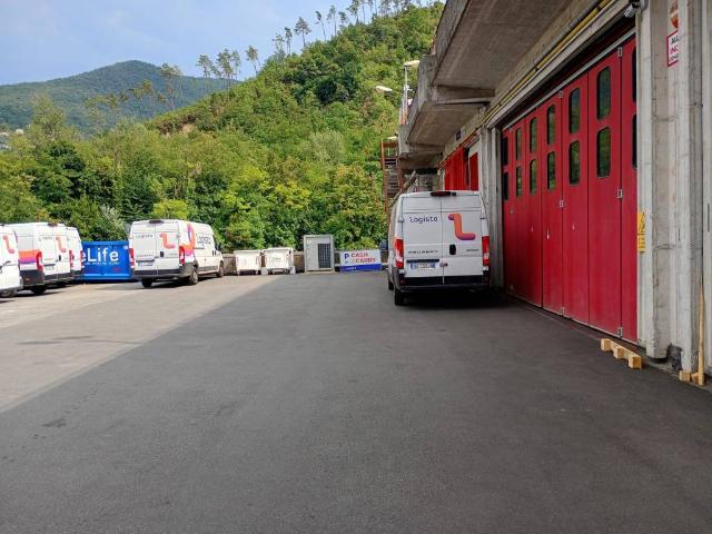 Locale Commerciale in affitto a Media Val Bisagno, Serra Riccò
