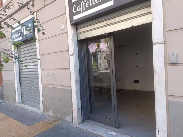 Locale Commerciale in affitto a Cornigliano, Genova