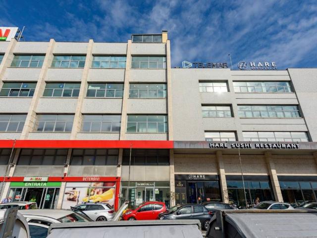 Locale Commerciale in affitto a San Benigno, Genova