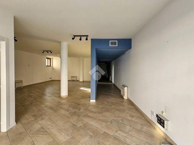Locale Commerciale in affitto a Ghedi, Lombardia