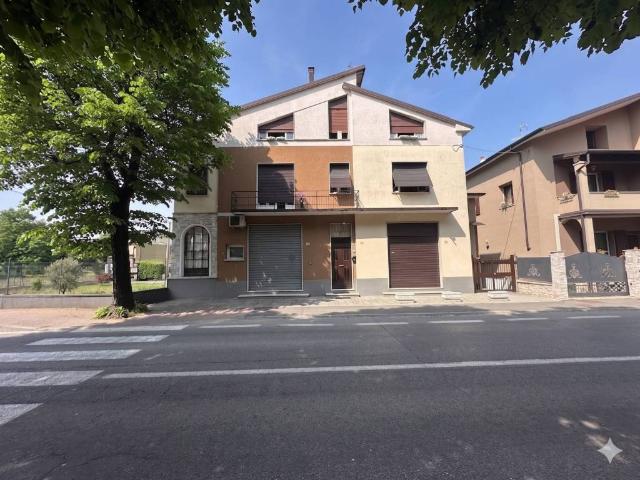Locale Commerciale in affitto a Ghedi, Lombardia