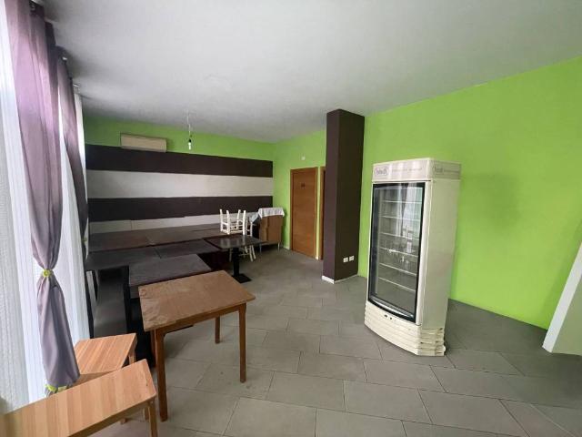 Locale Commerciale in affitto a Ghedi, Lombardia