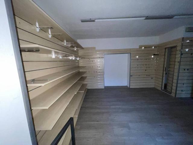 Locale Commerciale in affitto a Ghedi, Lombardia