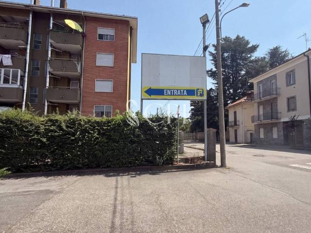 Locale Commerciale in affitto a Piemonte, Novara