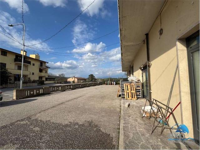 Locale Commerciale in affitto a Giano Dell'umbria, Umbria