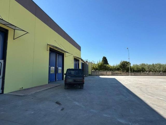 Locale Commerciale in affitto a Giarratana, Sicilia