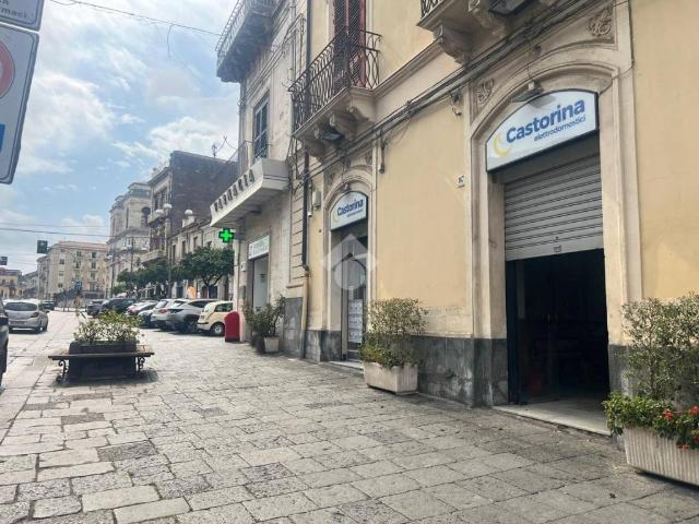 Locale Commerciale in affitto a Giarre, Sicilia