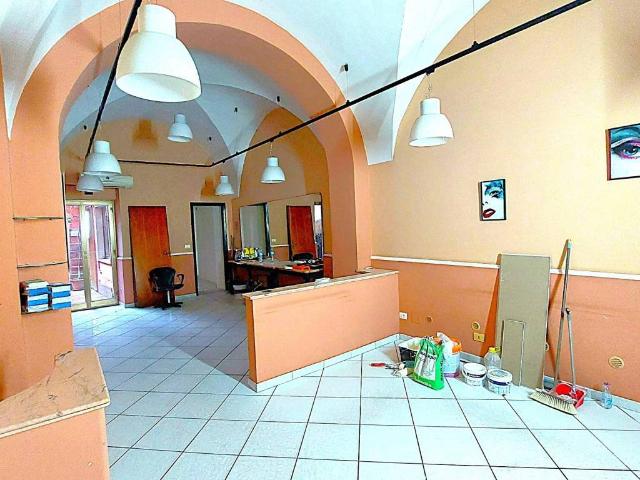 Locale Commerciale in affitto a Giarre, Sicilia