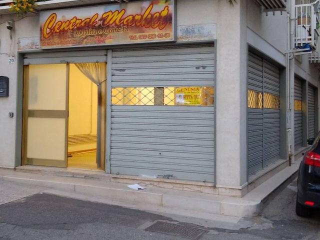 Locale Commerciale in affitto a Puglia, Taranto