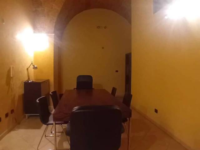 Locale Commerciale in affitto a Puglia, Bari