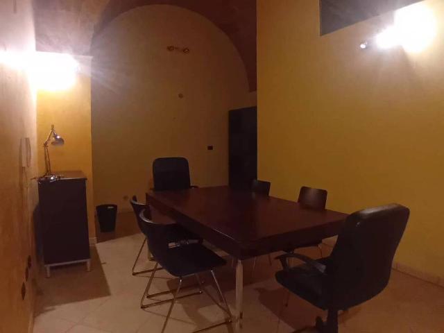 Locale Commerciale in affitto a Puglia, Bari