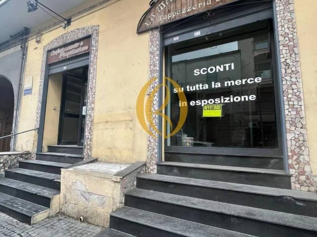 Locale Commerciale in affitto a Giugliano In Campania, Campania