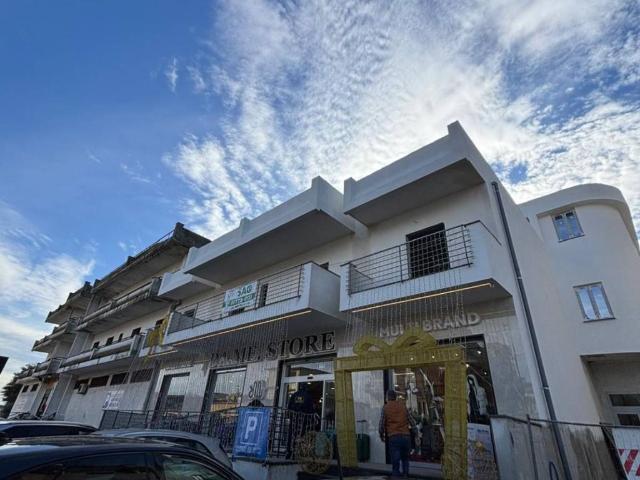 Locale Commerciale in affitto a Giugliano In Campania, Campania