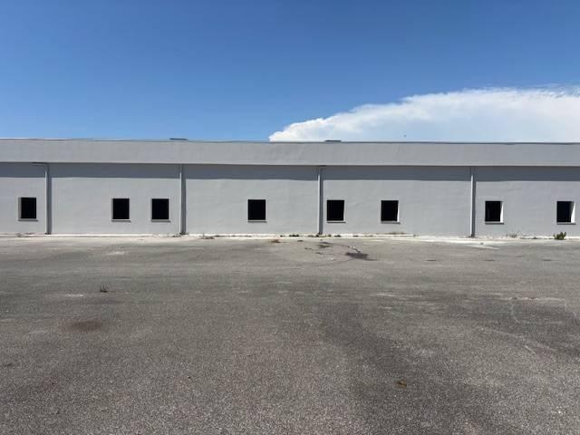 Locale Commerciale in affitto a Giugliano In Campania, Campania