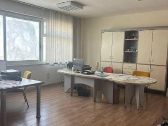 Locale Commerciale in affitto a Ponte Riccio - Giugliano Stazione, Giugliano In Campania