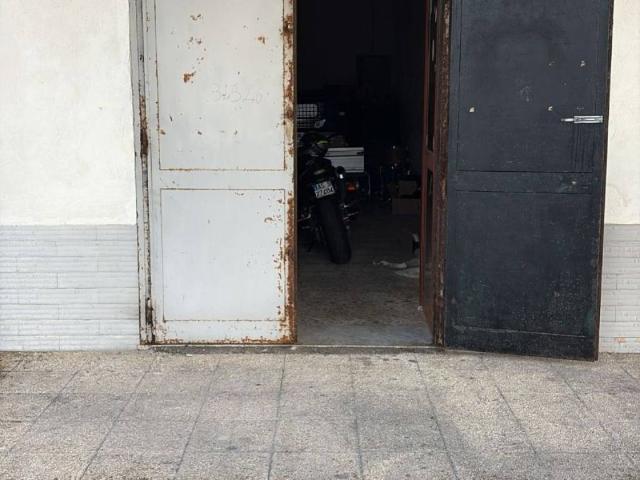 Locale Commerciale in affitto a Giugliano In Campania, Campania