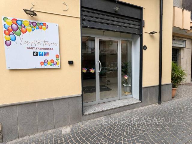 Locale Commerciale in affitto a Colonne, Giugliano In Campania