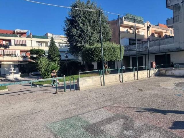 Locale Commerciale in affitto a Colonne, Giugliano In Campania