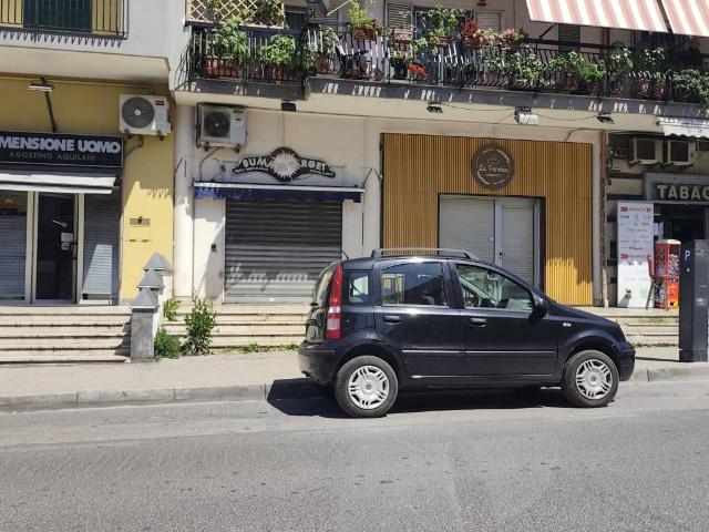 Locale Commerciale in affitto a Giugliano In Campania, Campania