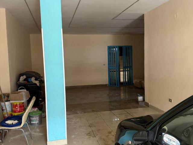 Locale Commerciale in affitto a Giugliano In Campania, Campania