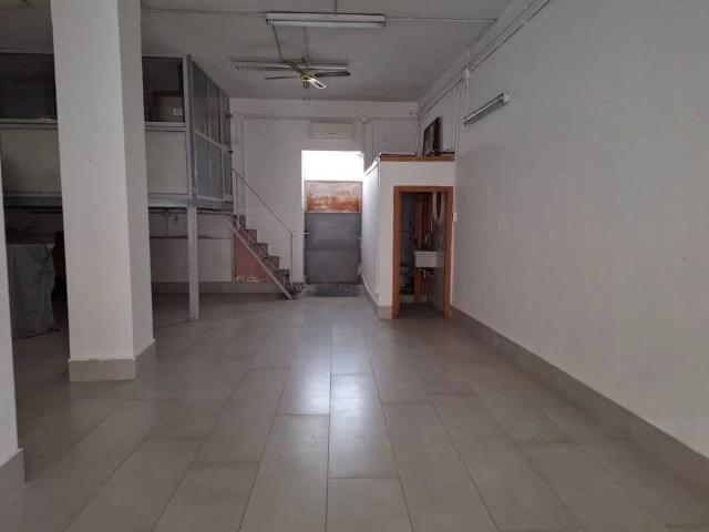 Locale Commerciale in affitto a Giugliano In Campania, Campania