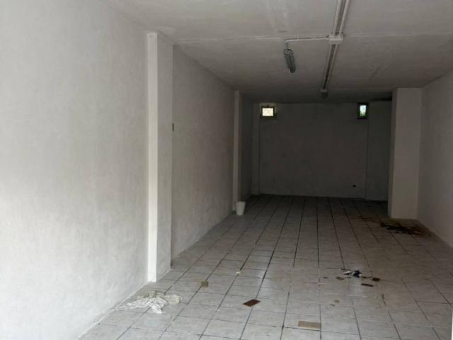 Locale Commerciale in affitto a Giugliano In Campania, Campania