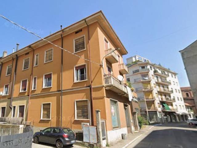 Locale Commerciale in affitto a Robbiano, Giussano