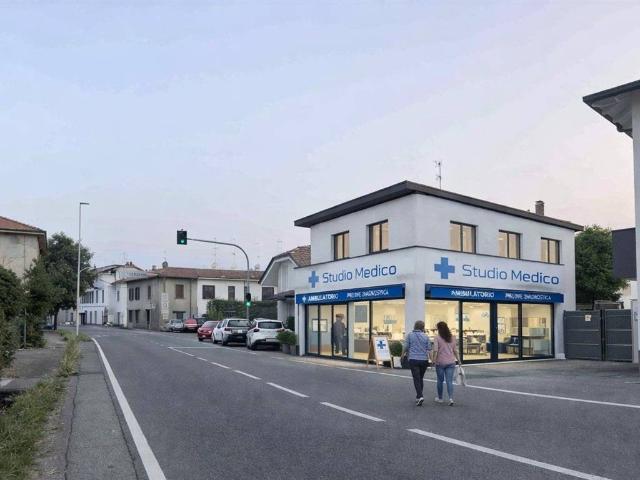 Locale Commerciale in affitto a Brugazzo, Giussano