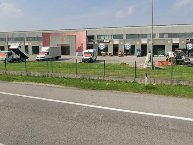 Locale Commerciale in affitto a Gorgo Al Monticano, Veneto