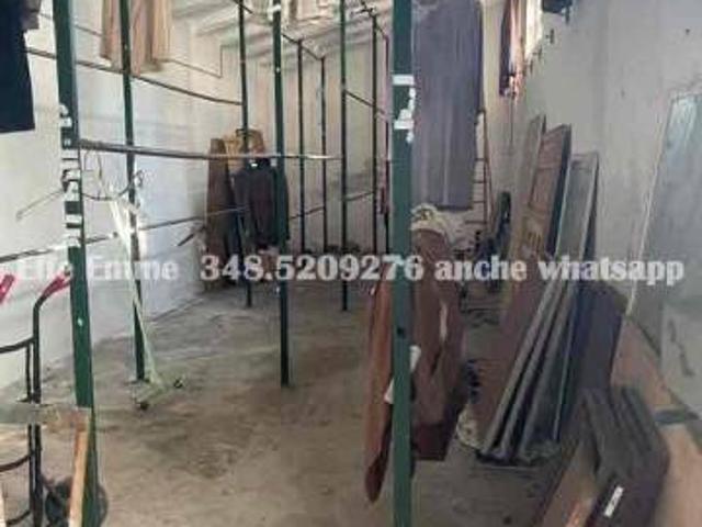 Locale Commerciale in affitto a Montesanto / Svetogorska četrt, Gorizia