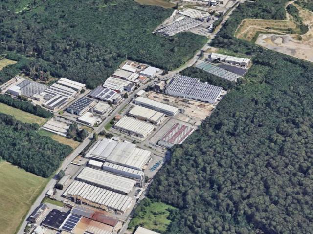 Locale Commerciale in affitto a Gorla Minore, Lombardia