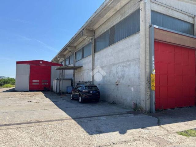 Locale Commerciale in affitto a Piemonte, Cuneo