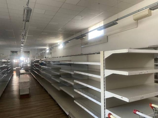 Locale Commerciale in affitto a Sordello, Gragnano Trebbiense