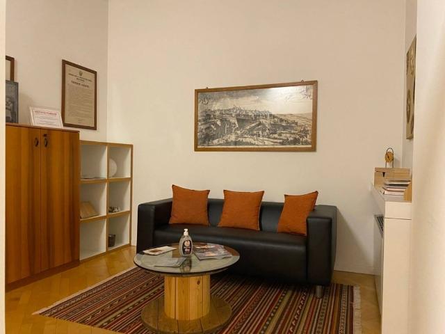 Locale Commerciale in affitto a Grandate, Lombardia