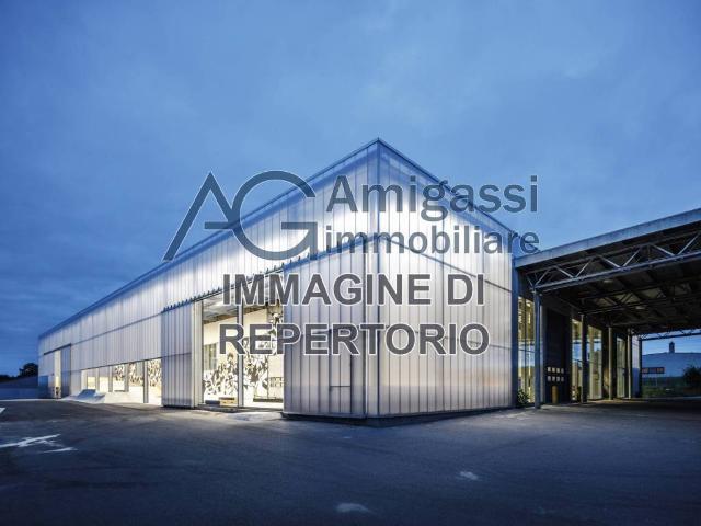 Locale Commerciale in affitto a Grassobbio, Lombardia