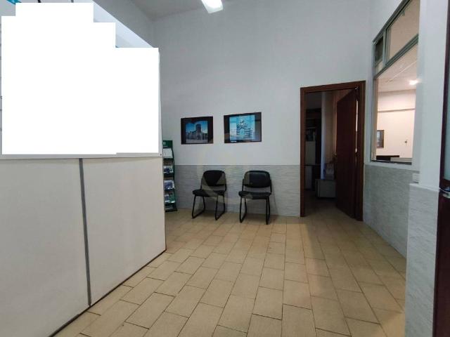 Locale Commerciale in affitto a Gravina Di Catania, Sicilia
