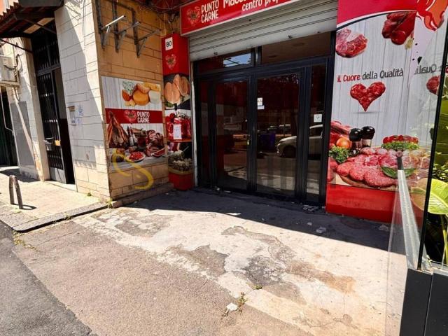 Locale Commerciale in affitto a Gravina Di Catania, Sicilia