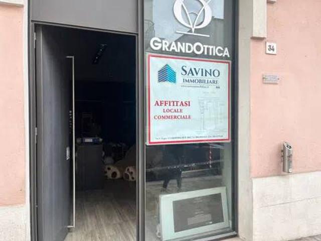 Locale Commerciale in affitto a Puglia, Bari