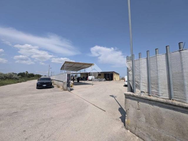 Locale Commerciale in affitto a Grazzanise, Campania