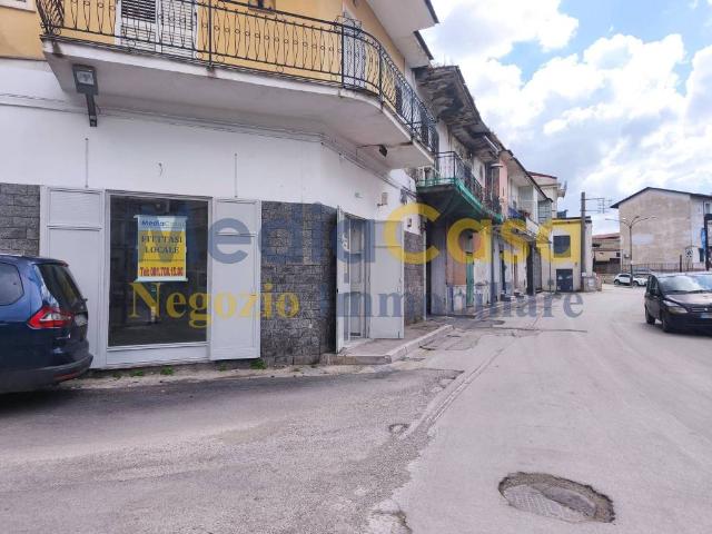 Locale Commerciale in affitto a Gricignano Di Aversa, Campania