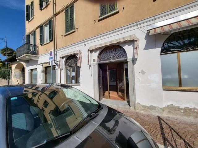 Locale Commerciale in affitto a Piemonte, Novara