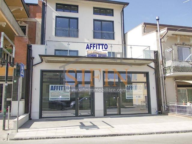 Locale Commerciale in affitto a Terre dell’Ufita, Grottaminarda