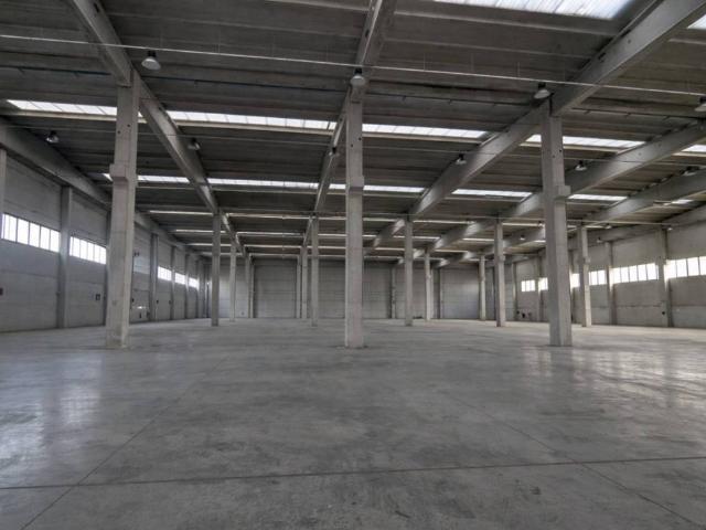 Locale Commerciale in affitto a Piemonte, Torino
