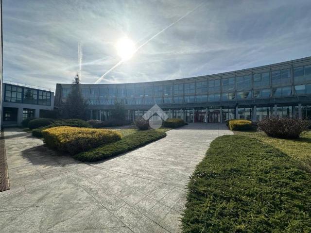 Locale Commerciale in affitto a Piemonte, Torino