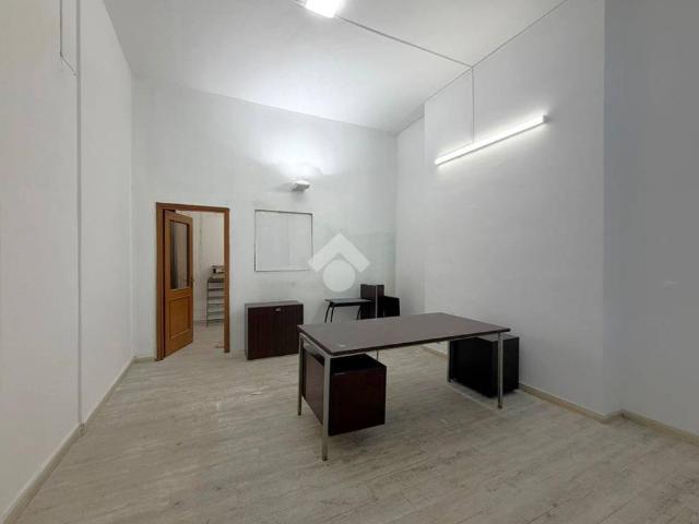 Locale Commerciale in affitto a Piemonte, Torino