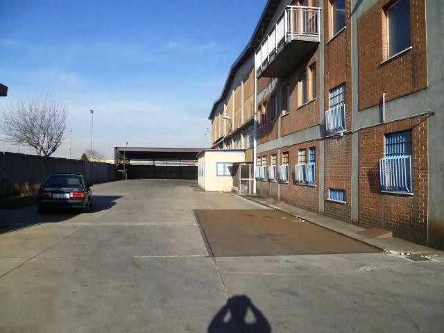 Locale Commerciale in affitto a Piemonte, Torino