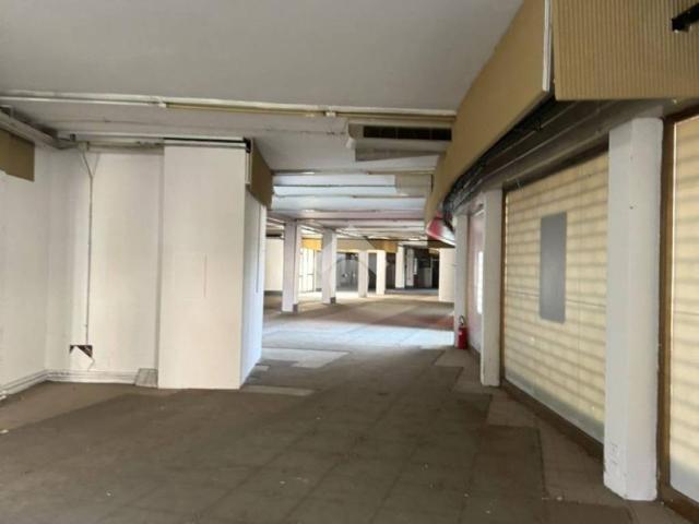 Locale Commerciale in affitto a Grumello Del Monte, Lombardia