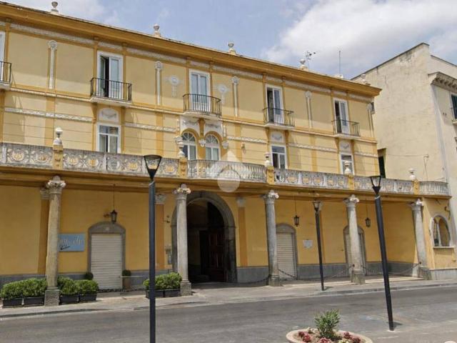 Locale Commerciale in affitto a Zona Maddalena, Grumo Nevano